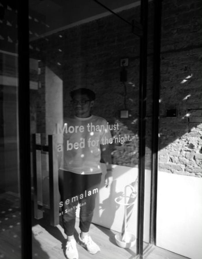 Semalam At Sun Yat Sen - Self Check In Hostel Medan Exterior photo