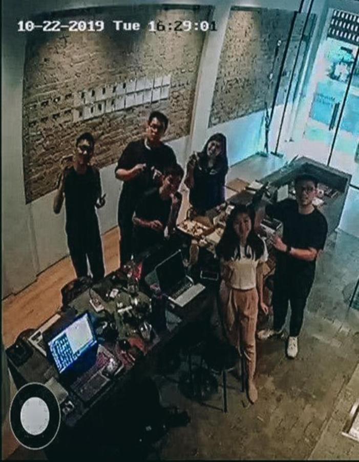 Semalam At Sun Yat Sen - Self Check In Hostel Medan Exterior photo