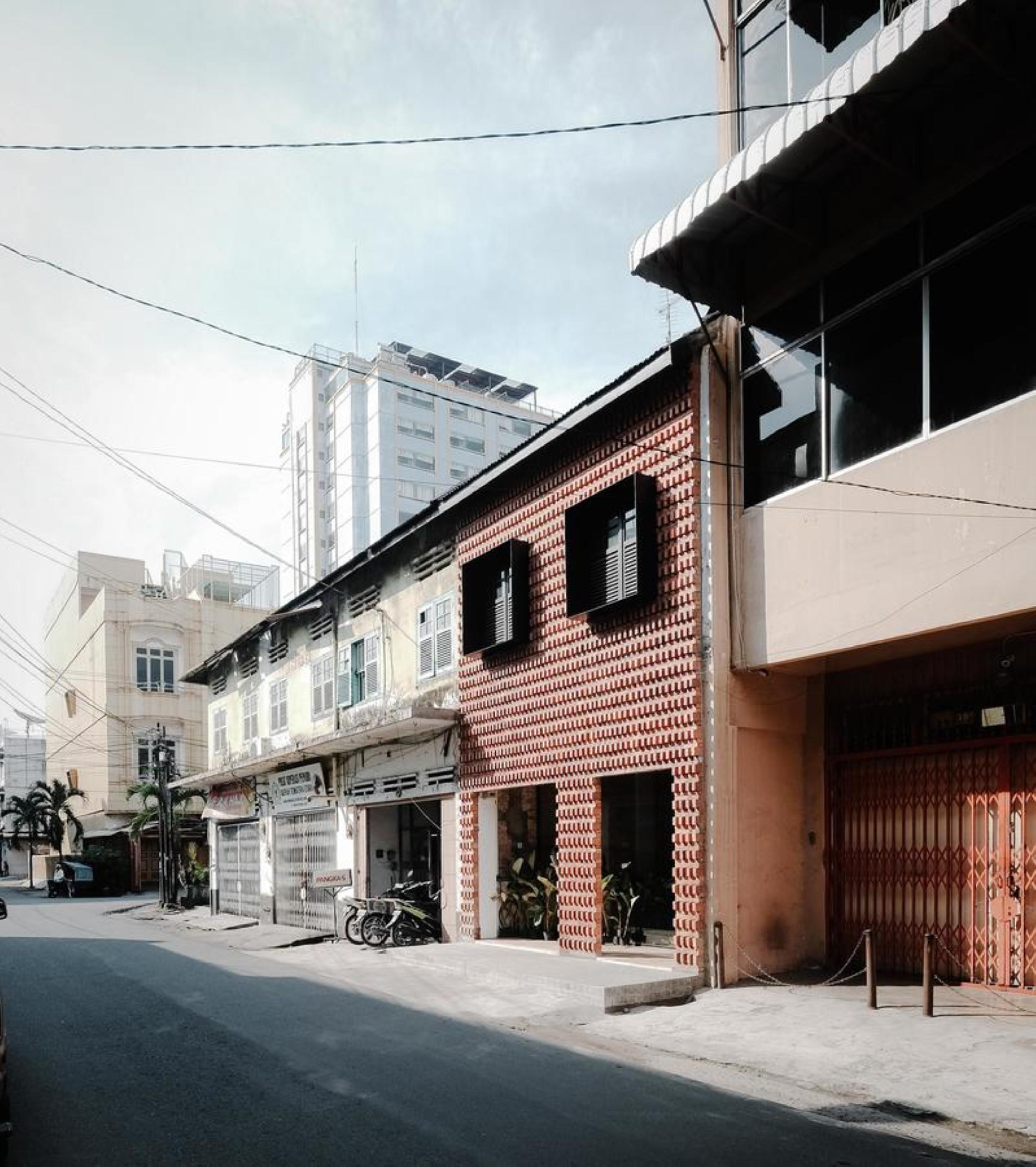 Semalam At Sun Yat Sen - Self Check In Hostel Medan Exterior photo
